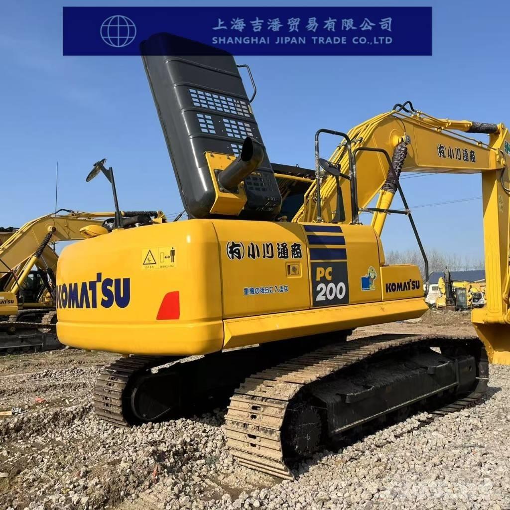 Komatsu PC 200-8 Roomikekskavaatorid