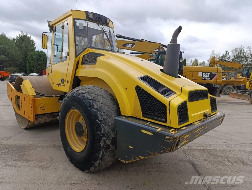 Bomag BW 213 D-4 Ühe trumliga rullid