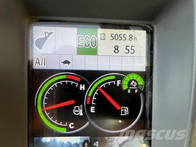 Hitachi ZX 135 US-6 Roomikekskavaatorid