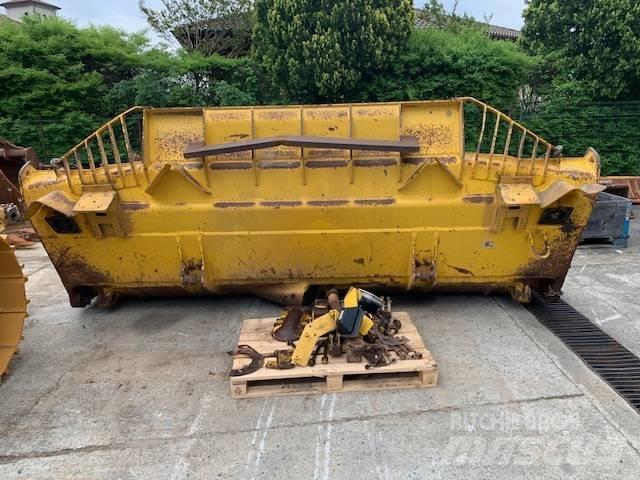 Komatsu D 155 AXI-8 Buldooserid