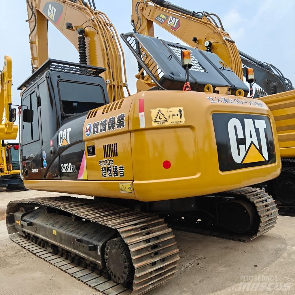 CAT 323 D L Roomikekskavaatorid
