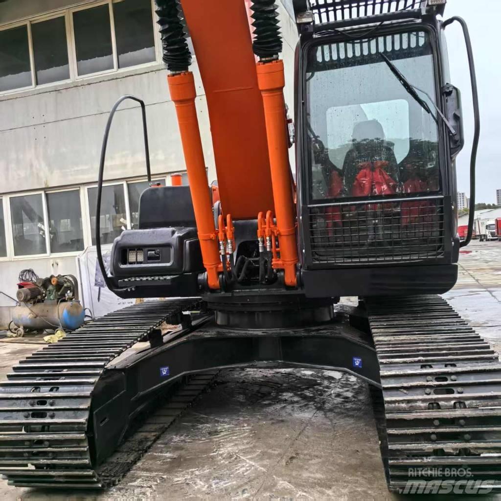 Hitachi ZX 200-3 G Roomikekskavaatorid