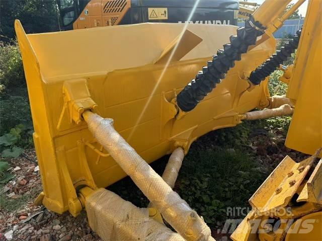 Komatsu D 85 Buldooserid