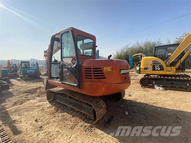 Doosan DH70-7 Roomikekskavaatorid