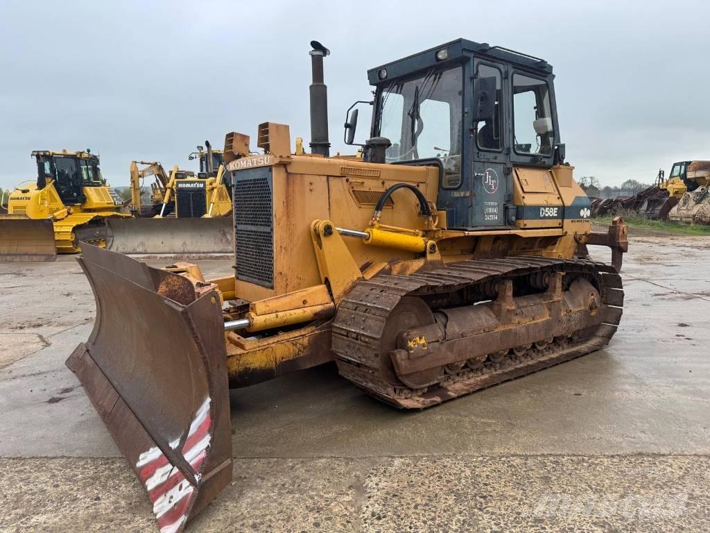 Komatsu D 58 E-1 Buldooserid
