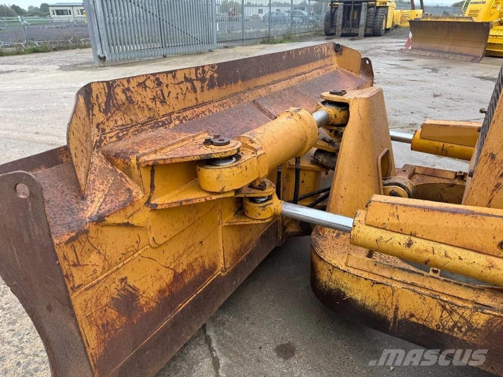 Komatsu D 58 E-1 Buldooserid