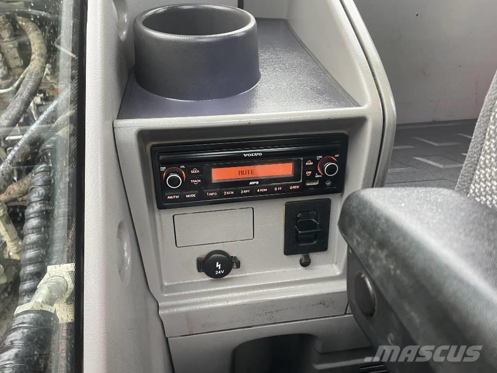 Volvo EC 140 EL Roomikekskavaatorid