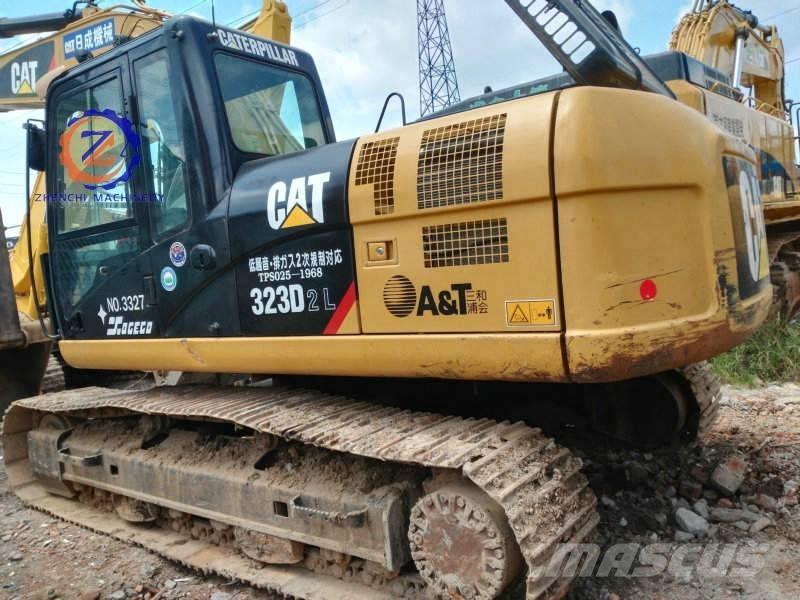 CAT 323 D L Roomikekskavaatorid
