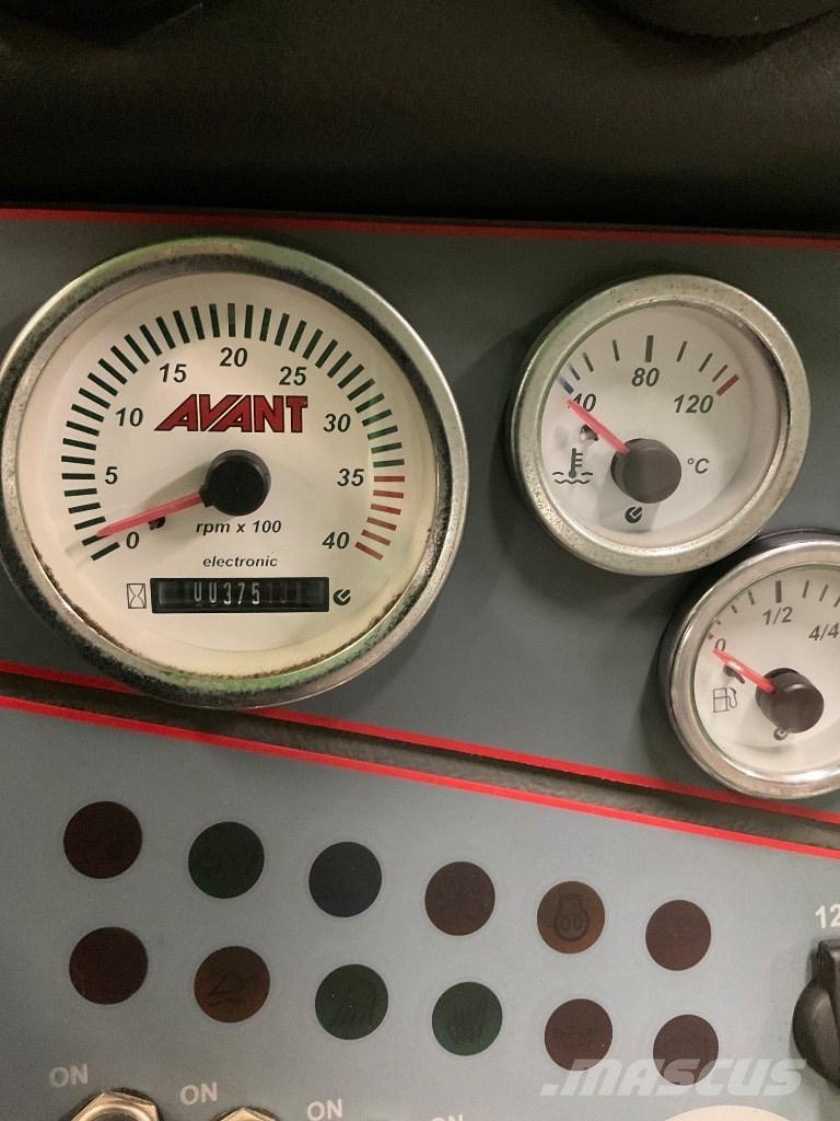 Avant 528 Mitmeotstarbelised laadurid
