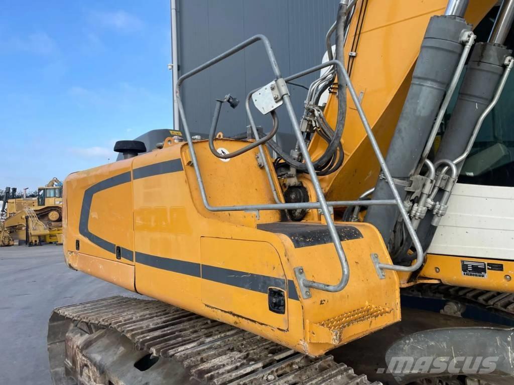 Liebherr R922 SLC Roomikekskavaatorid
