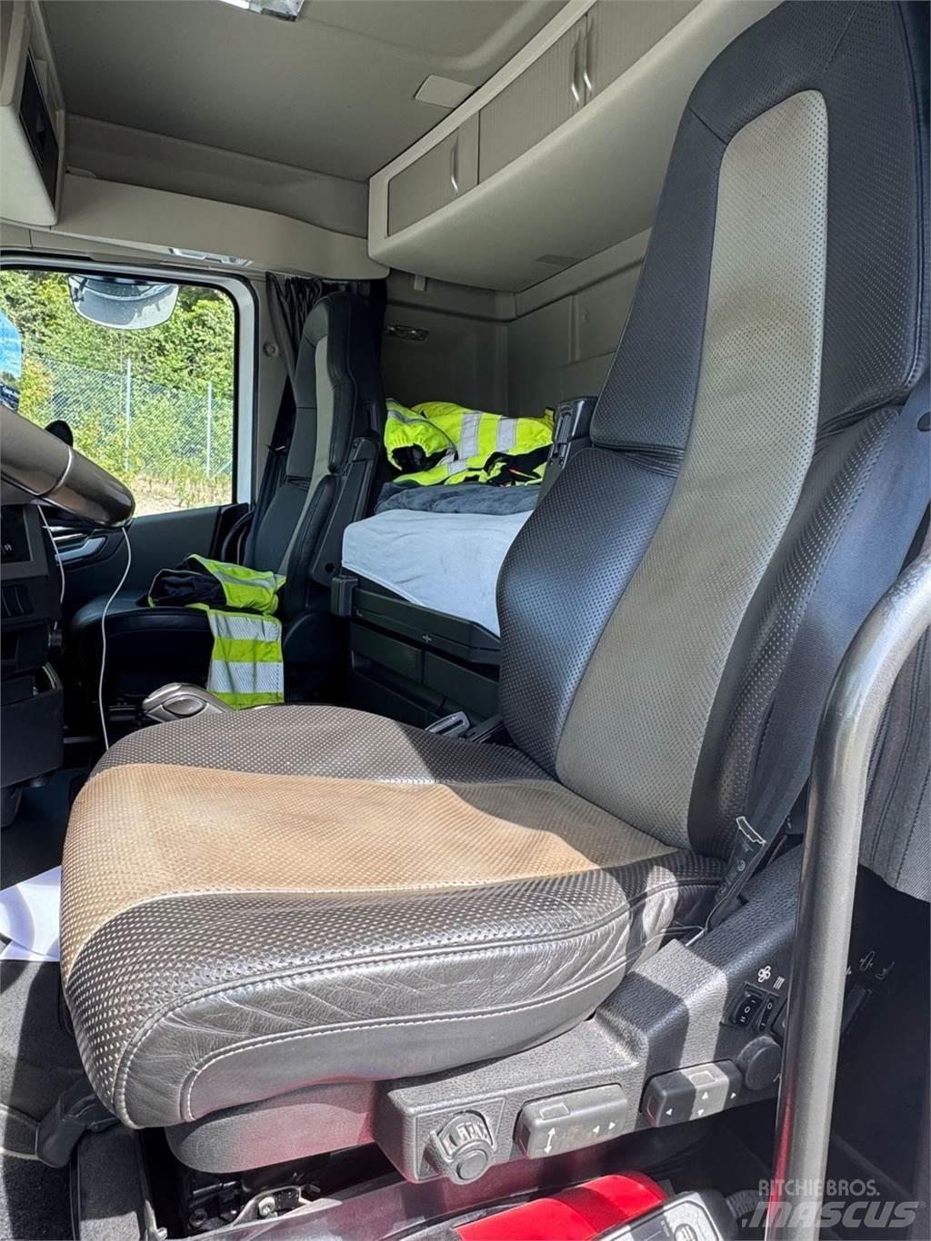 Volvo FH 540 8X4 Konksliftveokid