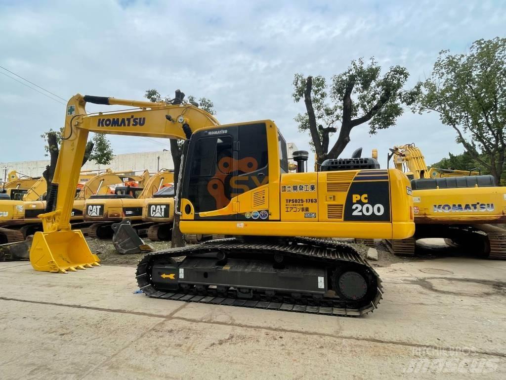 Komatsu PC 200 Roomikekskavaatorid