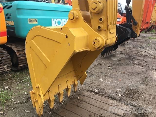 Komatsu PC 200-8 Roomikekskavaatorid