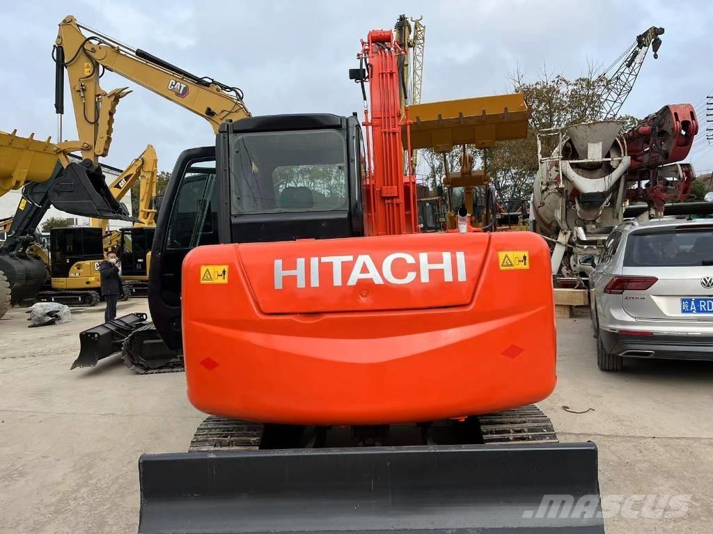 Hitachi ZX 70 Väikeekskavaatorid 7t-12t