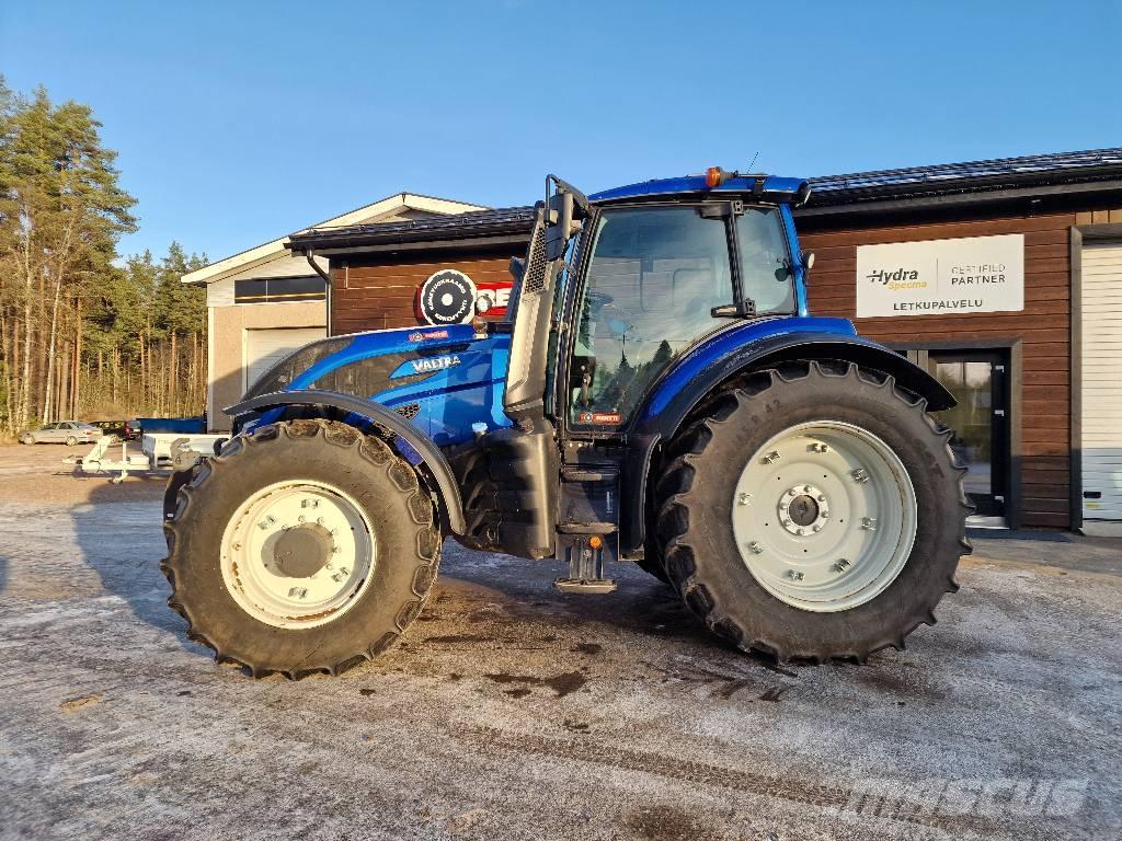 Valtra T 215 V Traktorid