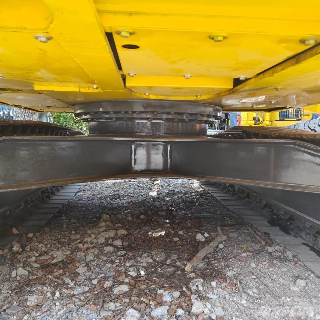 Komatsu PC 130-7 Roomikekskavaatorid