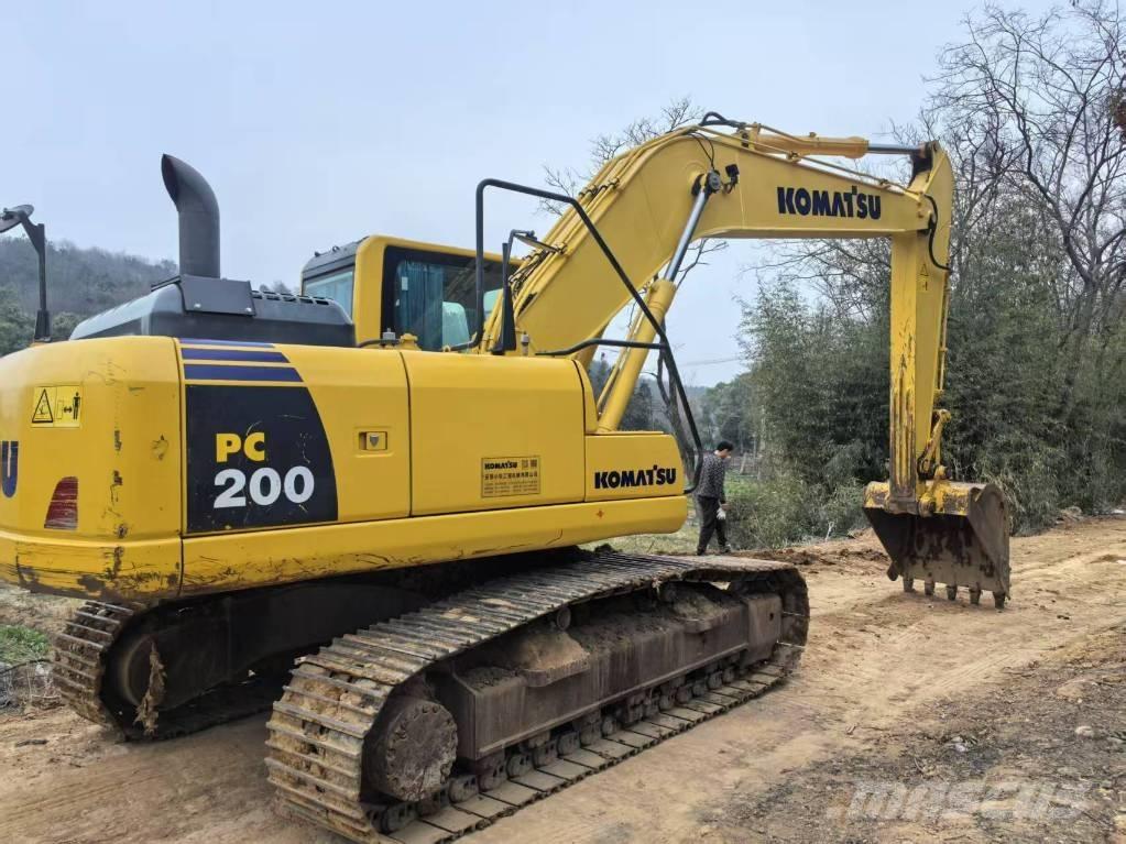 Komatsu PC 200-8 Väikeekskavaatorid 7t-12t