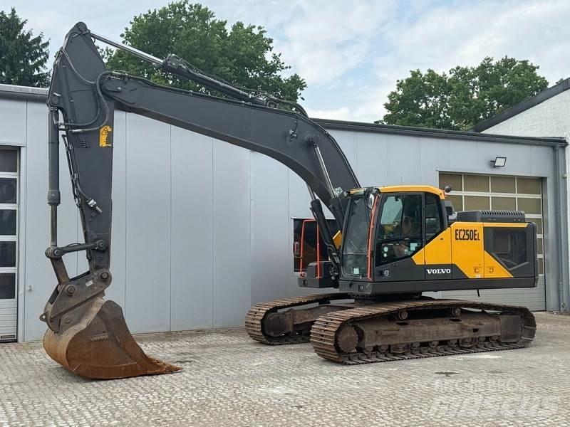 Volvo EC 250 EL Roomikekskavaatorid