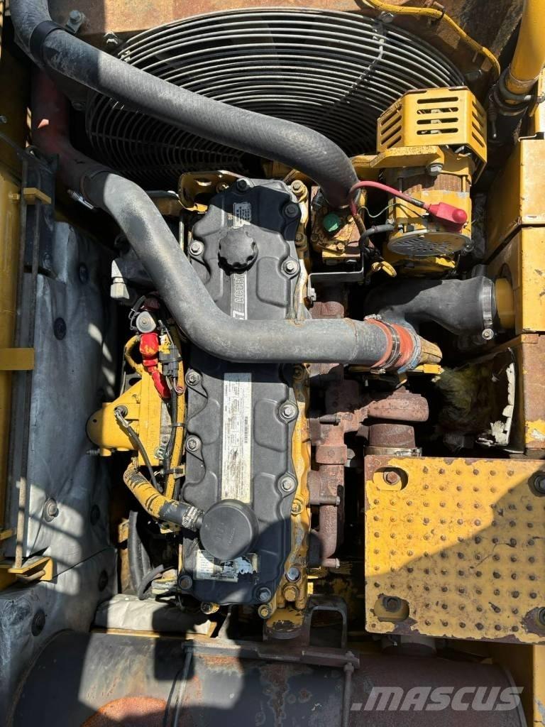 CAT 325 D L Roomikekskavaatorid