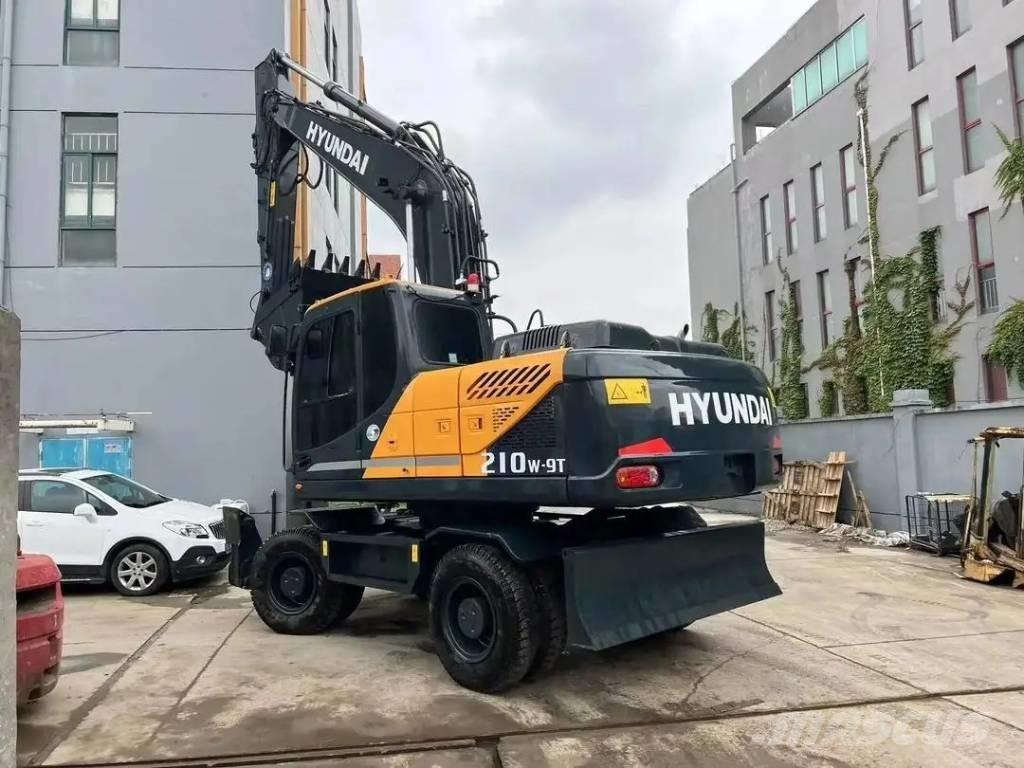 Hyundai R210W-9T Ratasekskavaatorid