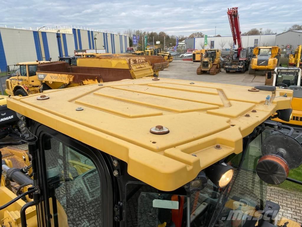 CAT 980M Rataslaadurid