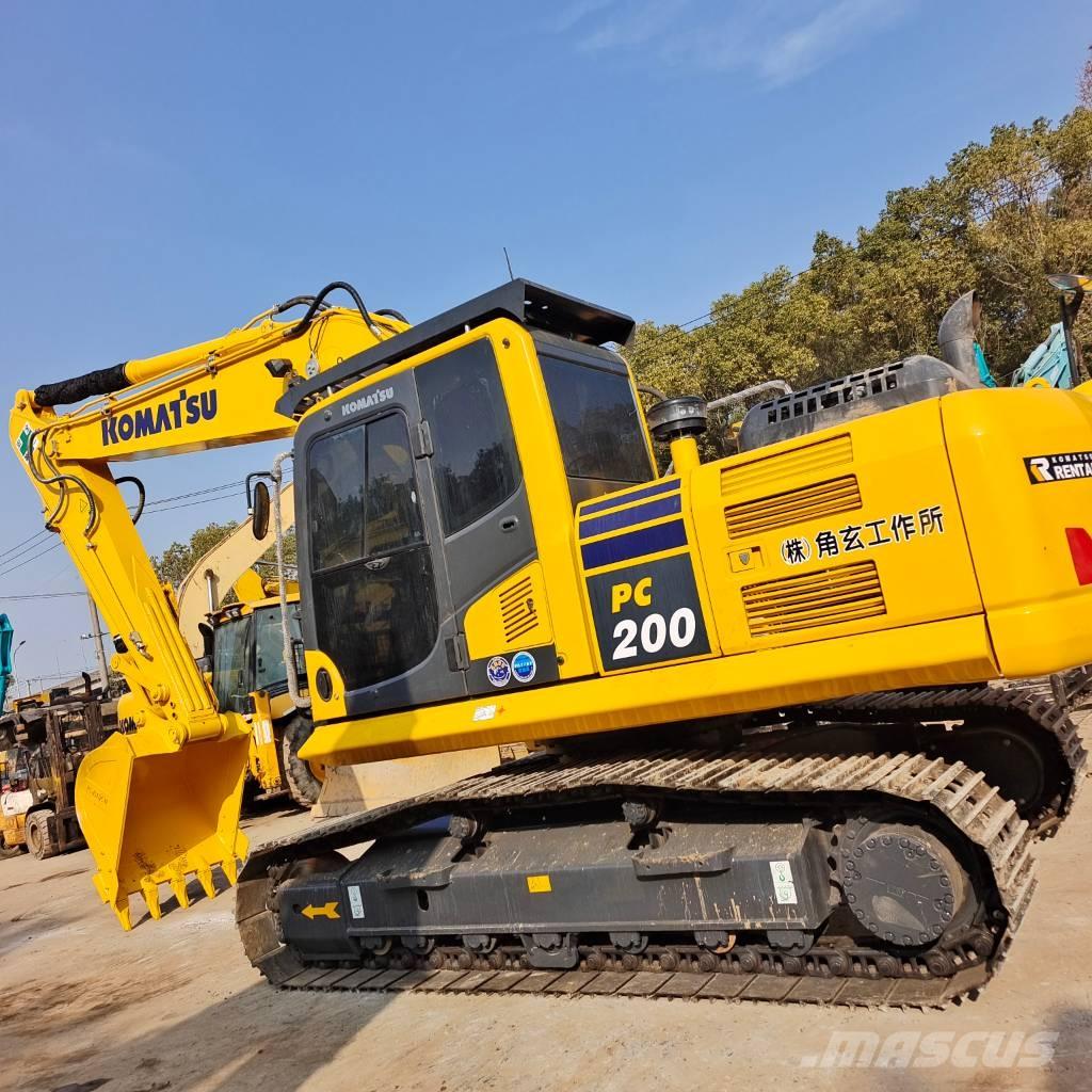 Komatsu PC 200 Roomikekskavaatorid