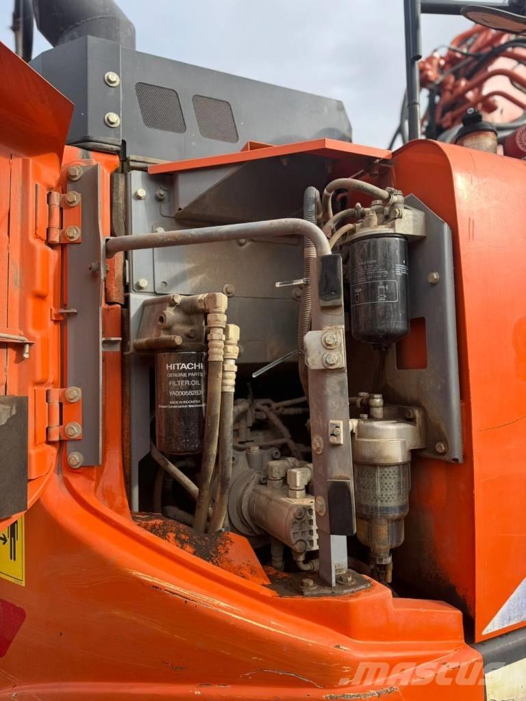 Hitachi ZX 135 US Roomikekskavaatorid