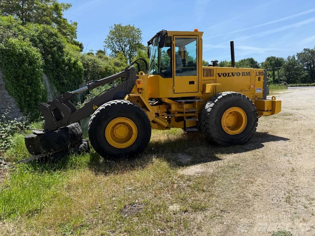 Volvo L90B Rataslaadurid
