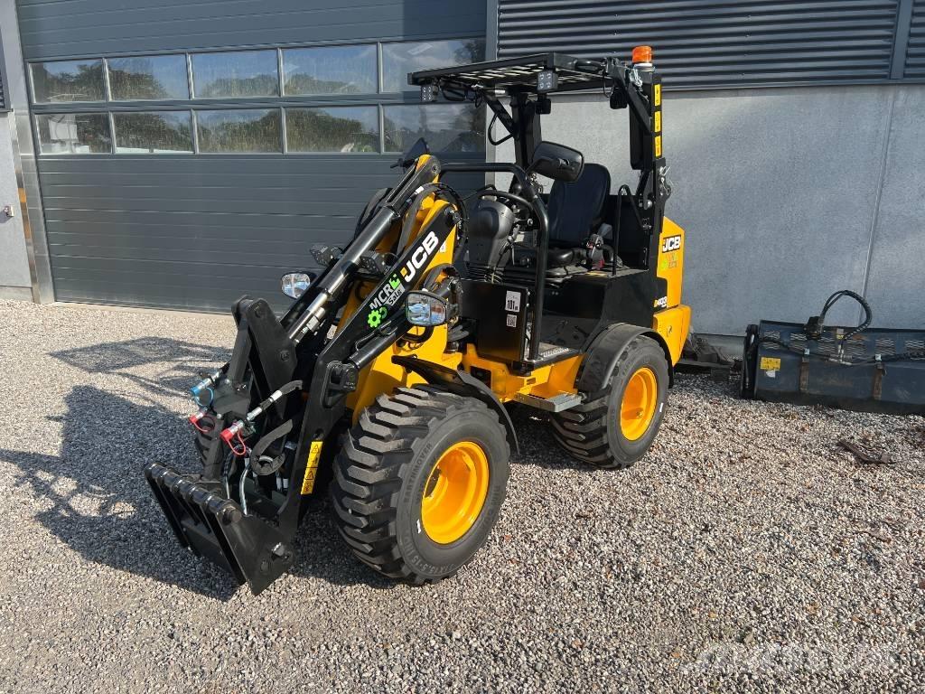 JCB 403 Plus Väikelaadurid