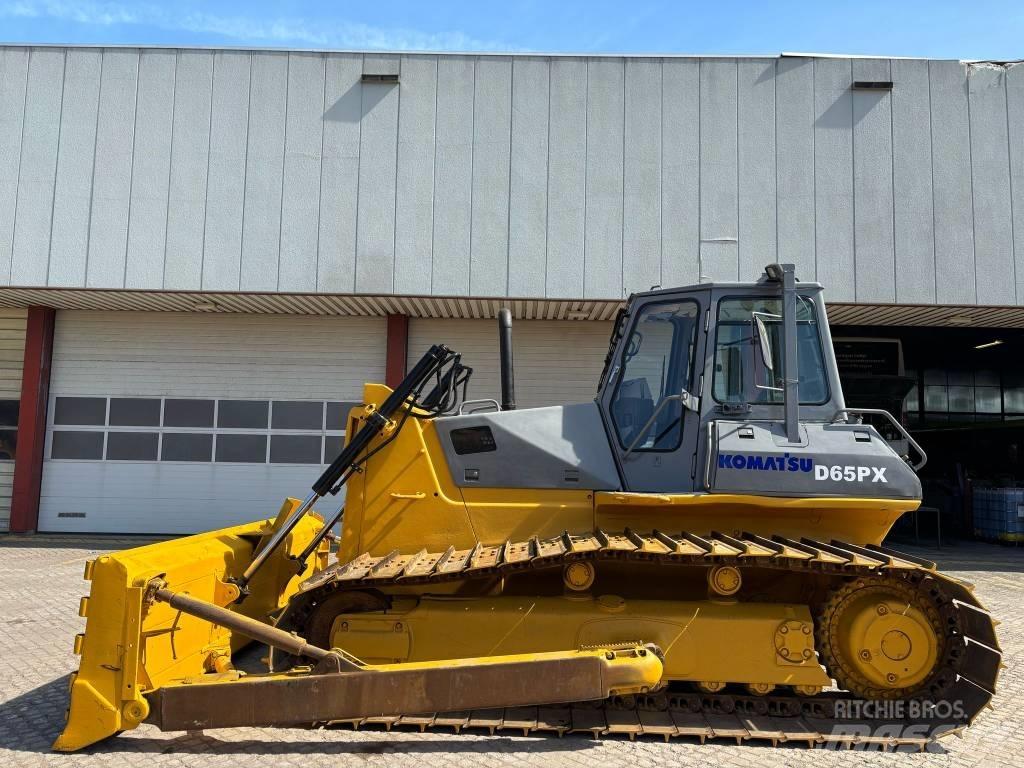 Komatsu D 65 PX-12 Buldooserid