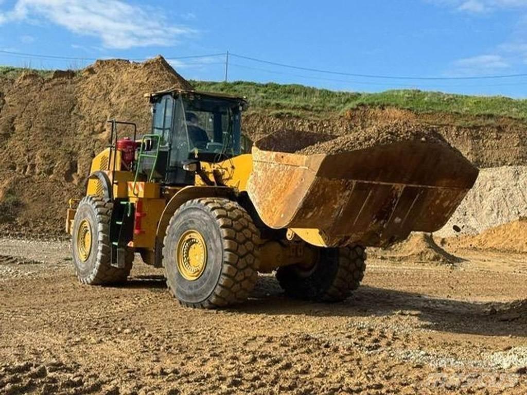 CAT 980M - Rataslaadurid