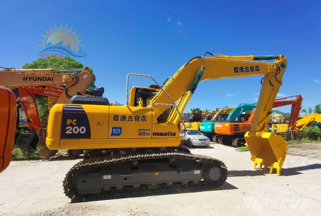 Komatsu PC 200-8 Roomikekskavaatorid