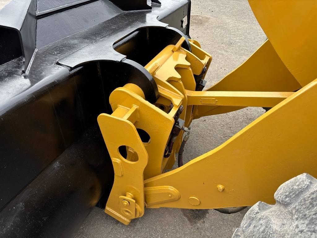 CAT 926M Rataslaadurid