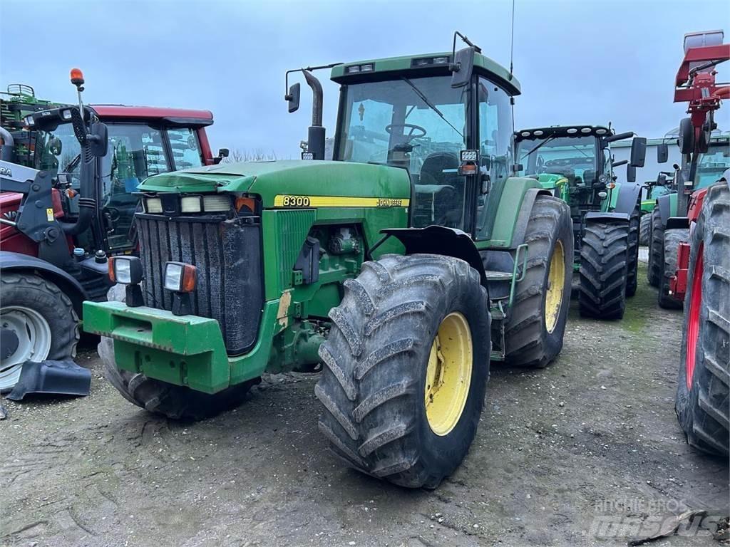 John Deere 8100 Traktorid