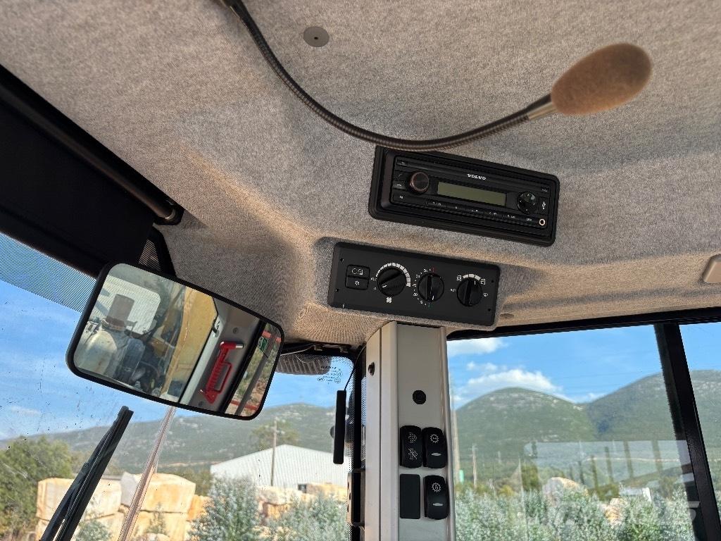 Volvo L 260 H Rataslaadurid