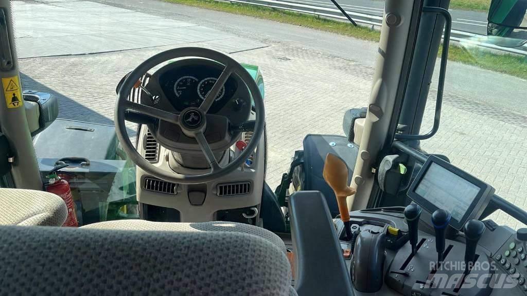 John Deere 6120 R Traktorid