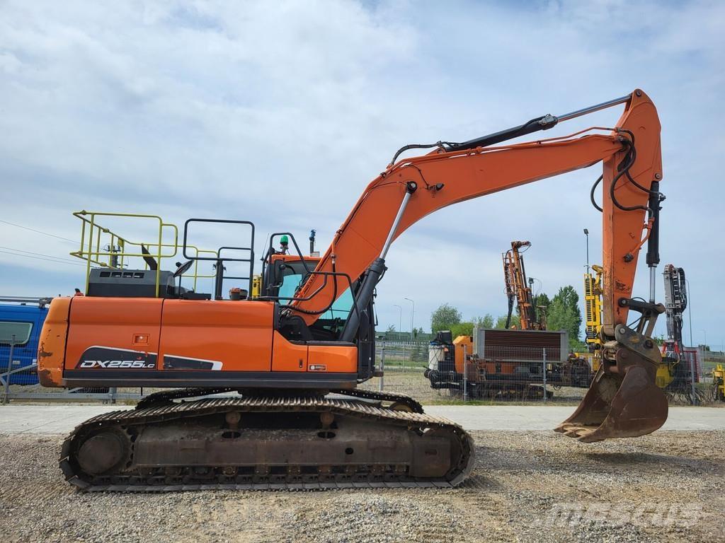 Doosan DX255LC-5 Roomikekskavaatorid