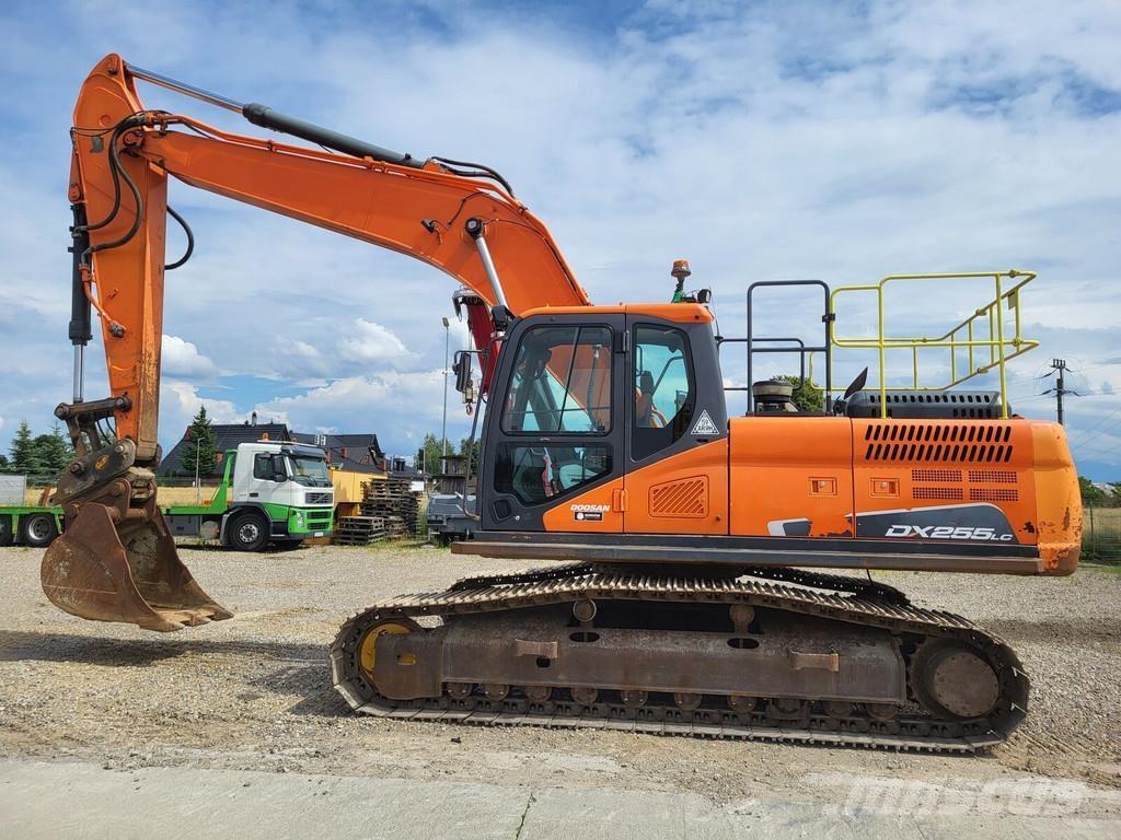 Doosan DX255LC-5 Roomikekskavaatorid