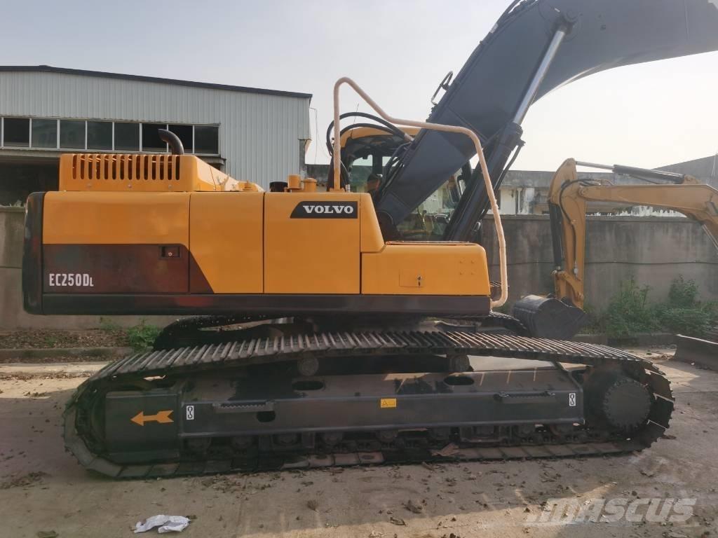 Volvo EC 250 D L Roomikekskavaatorid