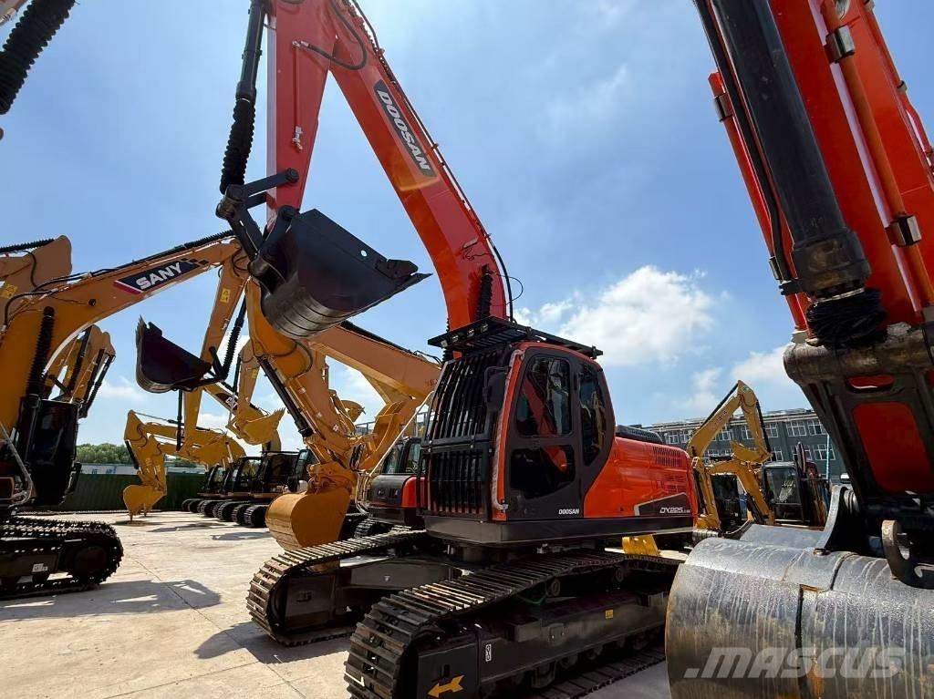 Doosan DX 225 Roomikekskavaatorid