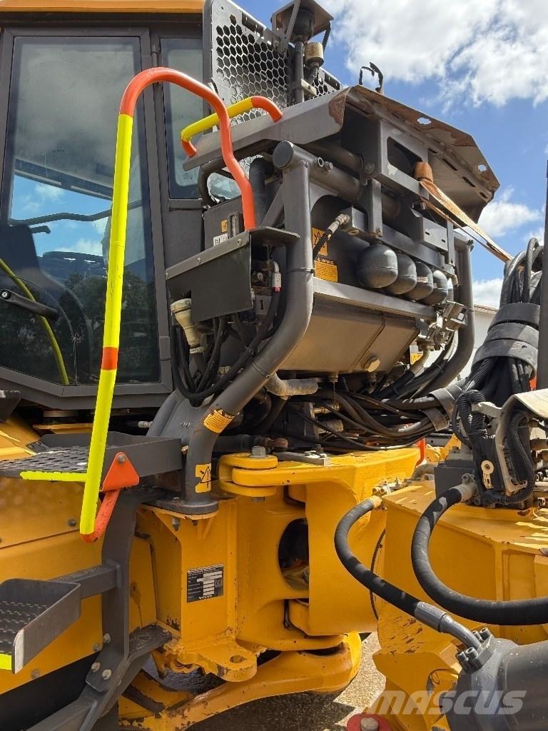 Volvo A30G Liigendraamiga pinnaseveokid