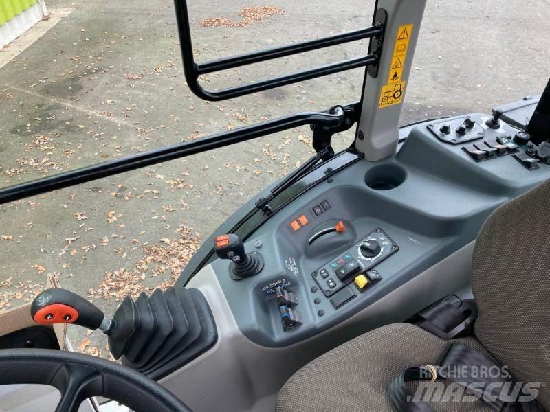 CLAAS NEXOS 260 L Traktorid