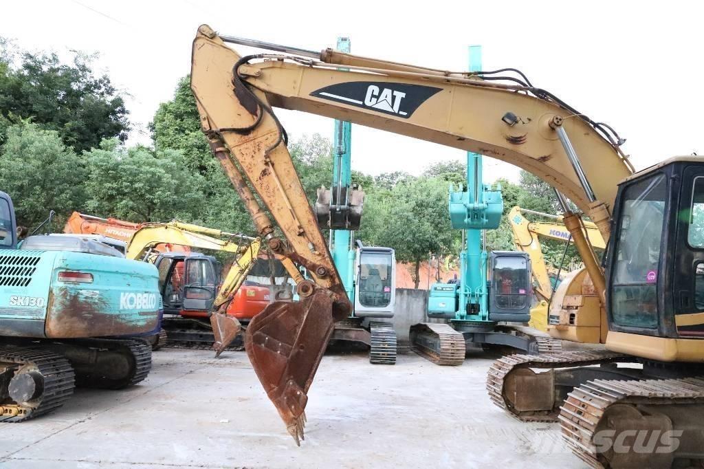 CAT 320BU Roomikekskavaatorid