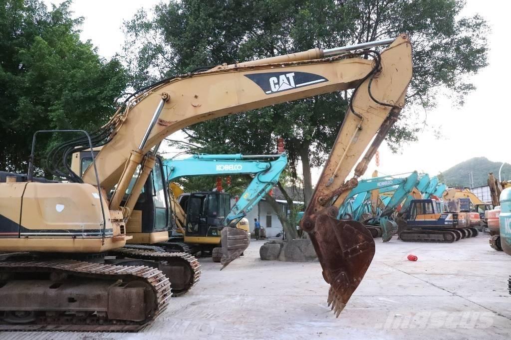 CAT 320BU Roomikekskavaatorid