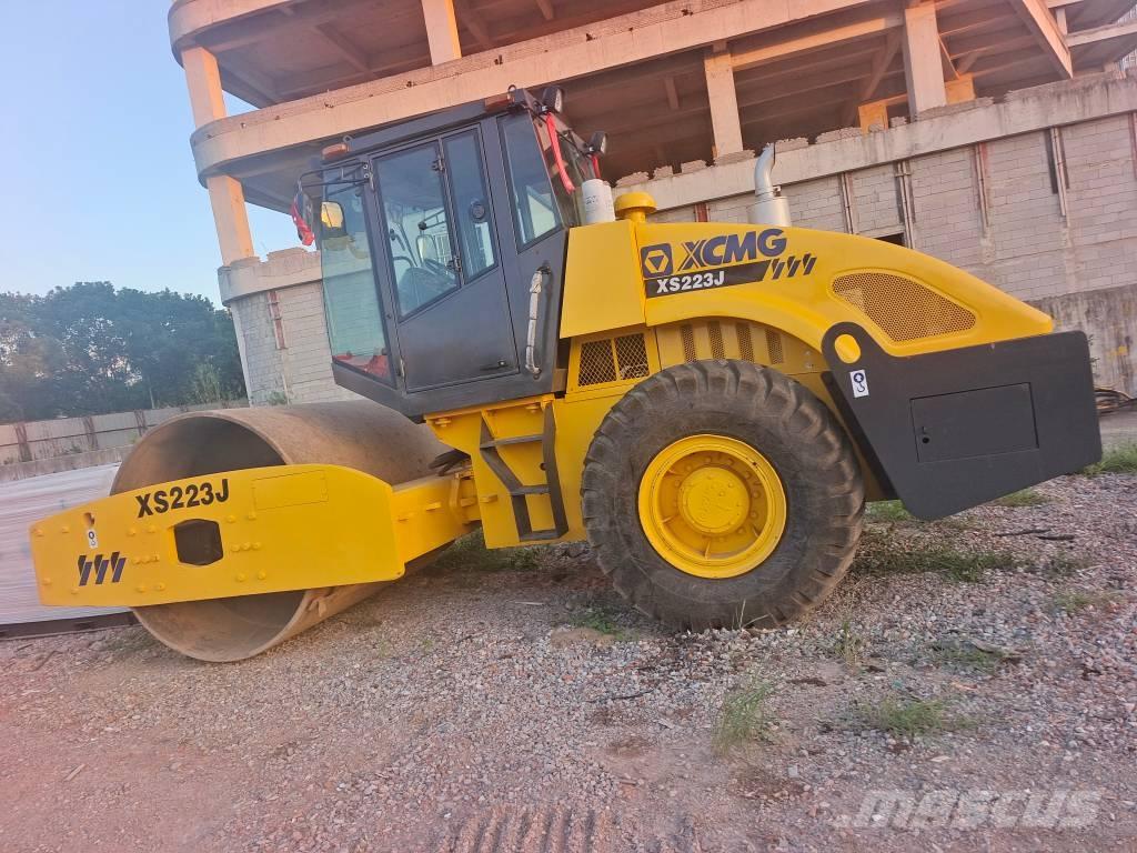 XCMG XS 223J Ühe trumliga rullid