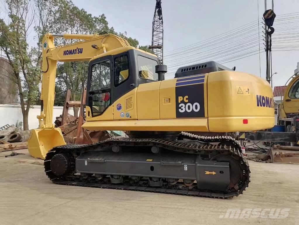 Komatsu PC 300 Roomikekskavaatorid