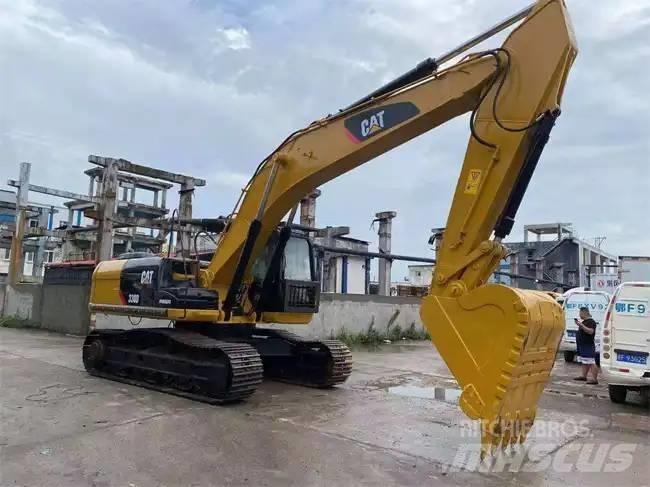 CAT 330D Roomikekskavaatorid