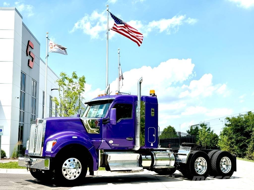 Kenworth W 990 Sadulveokid