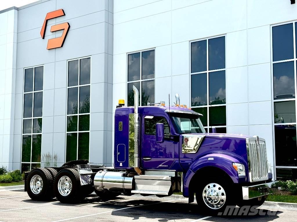 Kenworth W 990 Sadulveokid