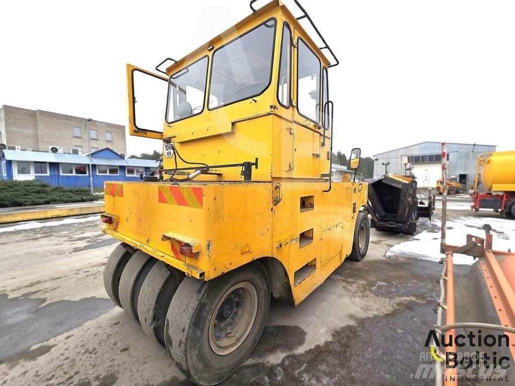Hamm GRW 18 Pneumorehvidega rullid